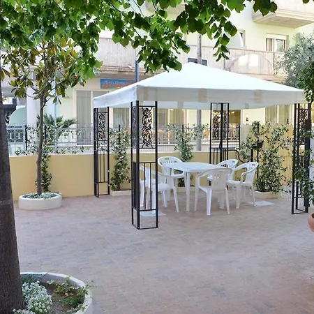Riviera Apartment *