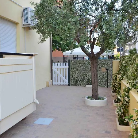 Riviera Apartment Alba Adriatica