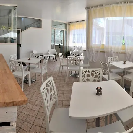 Riviera Apartment *